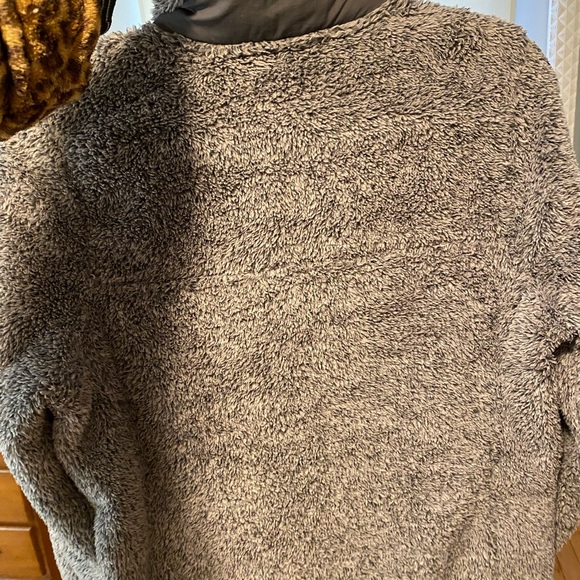 LL Bean Gray Fleece Pullover - Picture 3 of 7